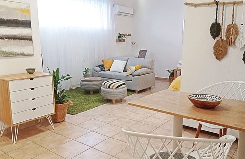 Kifisia Apartment | Relaxing Studio Apt 1 min to Highway Parking