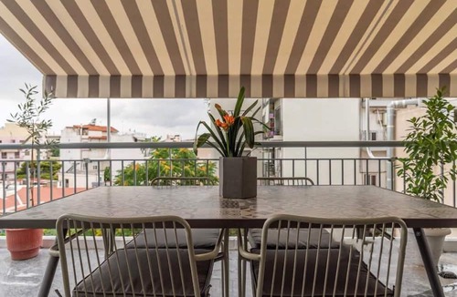 Gazi Apartment | Artistic apt in Gazi with terrace by GHH