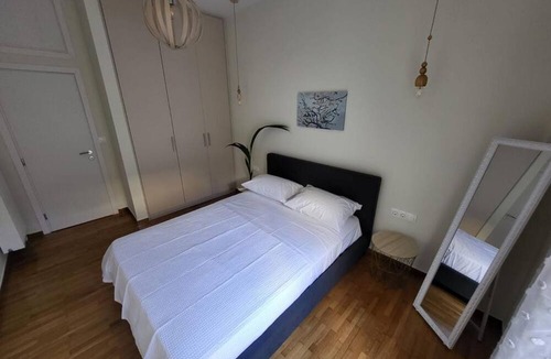 Makrigianni Apartment | 2 bd Renovated Flat at Acropolis