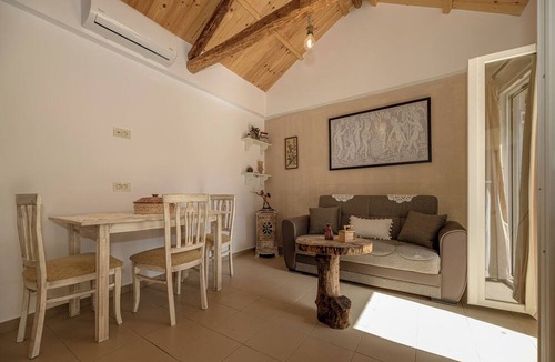 Agia Marina Apartment | Casa Abuelo Cottage