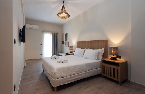 Agios Georgios Bed & Breakfast | Casa Frati Suites & Villas