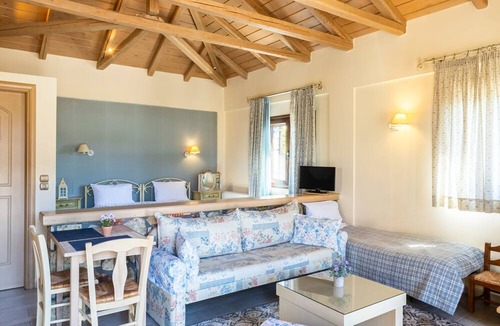 Kylini Apartment | Pleiades Jewel Maia - Corinthos Pool Bliss