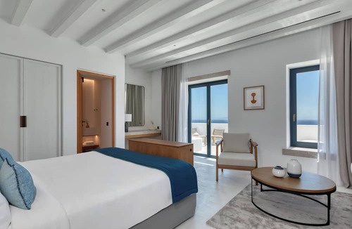 Kamari Hotel | Sandblu Santorini, LXR Hotels & Resorts