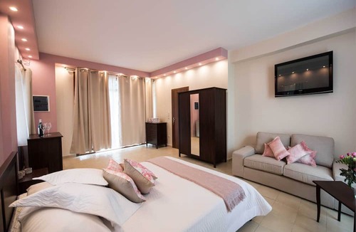 Nikiana House | NV Seafront Studios AV Properties