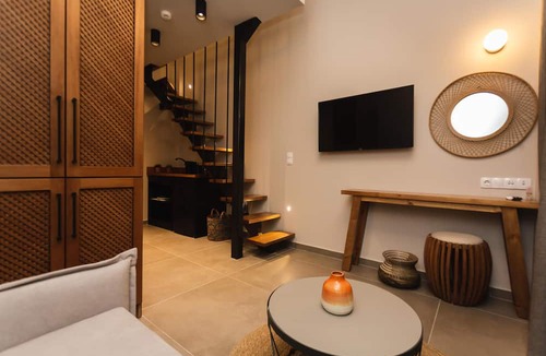 Polichrono House | Amoessa