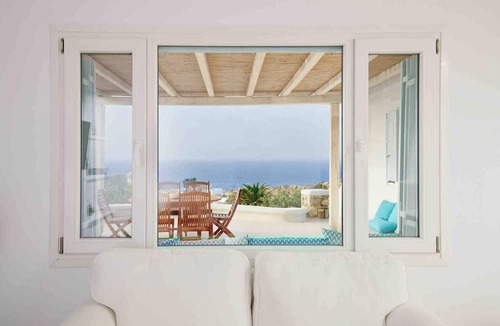 Platis Gialos Villa | The Mykonian Escape