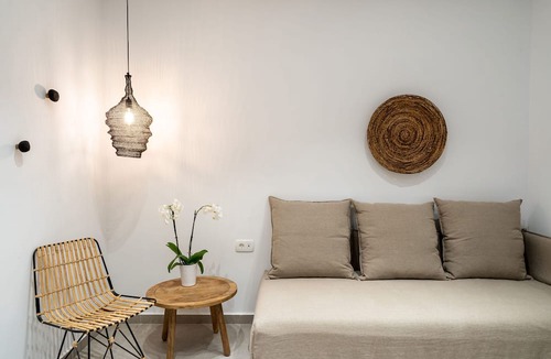 Kamari Hotel | Hippocampus Hotel