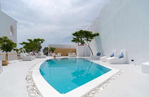 Kamari Hotel | Santorini Crystal Blue