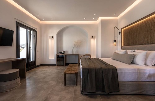 Akrotiri House | Vineyard Exclusive Suites