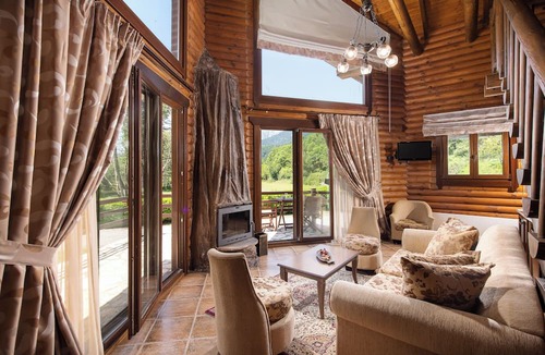 Kakoulioureika Ski Chalet | Natura Chalets