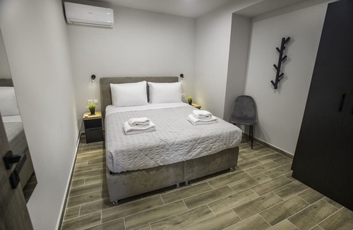Dafni-Ymittos Apartment | Raise Averof Serviced Apartments