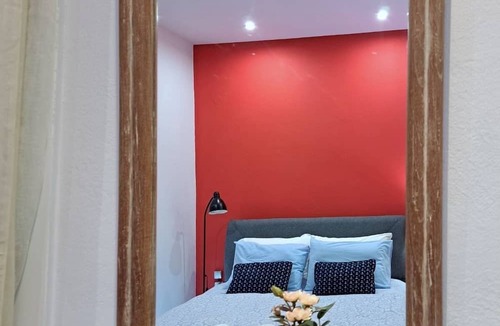 Piraeus Apartment | GRAN BLUE SUITE 10 mins from Piraeus Port