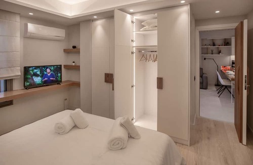 Makrigianni Apartment | Acropolis Golden Suites | 4 by GHH