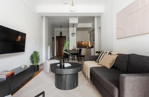Anafiotika Apartment | Charming & Comfy 2BD Apartment in Acropolis Area
