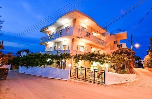 Xylokastro-Evrostina Apartment | White Villa