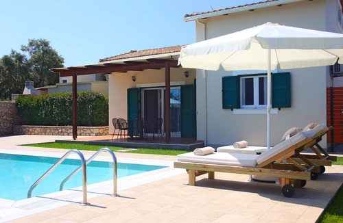 Tsoukaladhes Apartment | Lefkogea Villas