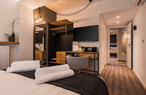 Koukaki Apartment | Acropolis Luxury Living ,Next to Metro Station, 2 Bedrooms, 2 Bathrooms.