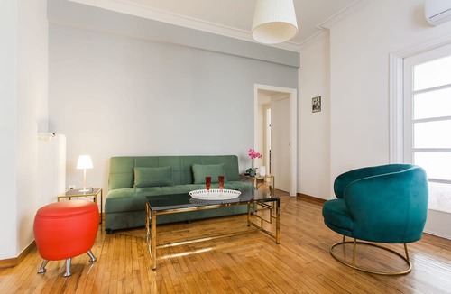 Makrigianni Apartment | A green Oasis inAthens w/JacuzziSpa-VaccinatedHost