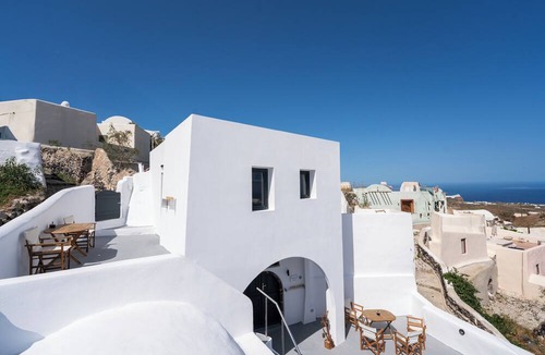 Finikia Apartment | Caves 1880