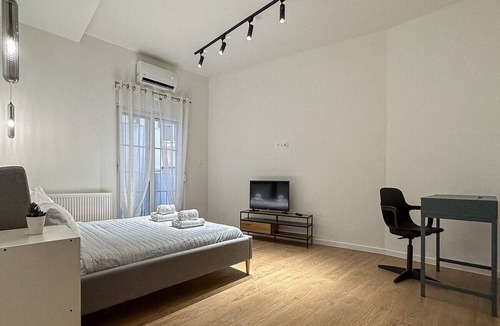 Ilisia Apartment | LIV - Modern Comfort Oasis in Pagrati