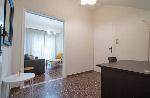 Nikaia Apartment | Nikaia One-Bedroom Comfort for 4 by ΜΡS