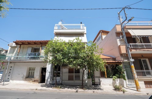Nikaia Apartment | Nikaia One-Bedroom Comfort for 4 by ΜΡS