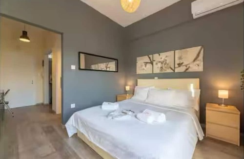Kinosargous Apartment | Acropolis Vista Retreat