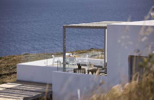 Kithnos Villa | Ianemi Suites by K4 Kythnos