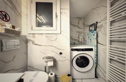 Glyfada Apartment | Κομψό Διαμέρισμα Κοντά στην Παραλία Γλυφάδας