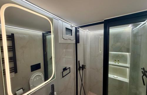 Piraeus Apartment | Cpt Mike Premium Studio - Sea View in Piraeus