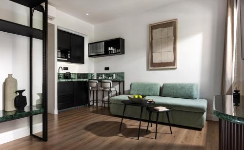 Piraeus Apartment | Zea Urban Living