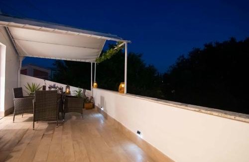 Alepou Apartment | Charming Studio with BBQ Near Airport & Old Town