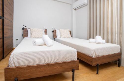 Amarousion Apartment | Top Floor Apartment near The Mall Athens - Private Parking