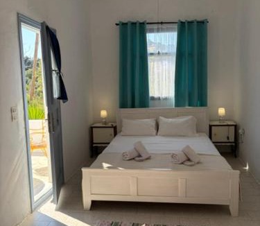 Leros House | White Cat