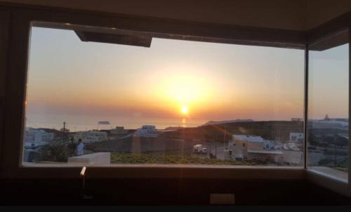 Firostefani Apartment | Very welcoming and cozy villa in Santorini