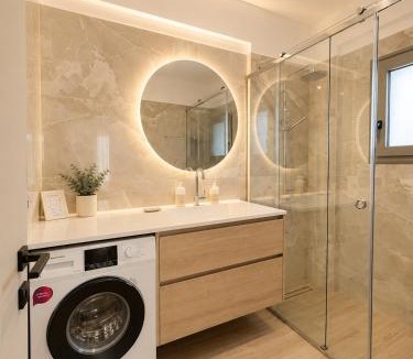 Perigiali Villa | Luxury Family Villa near beach
