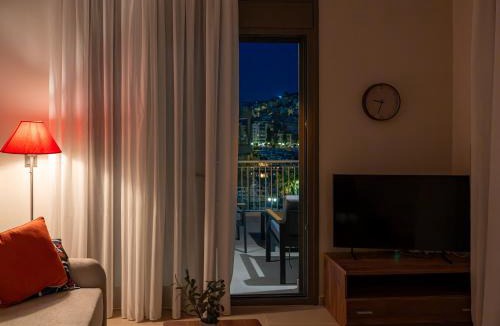 Pasalimani Apartment | Modern 2BR Apartment with Huge Private Terrace near Zea Marina ,Piraeus