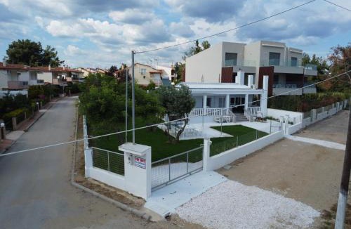 Kalyves Polygyrou House | White House