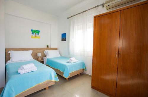 Kalithies Apartment | Seascape Village - Spacious 3-Bed Apartment with Private Garden and Parking