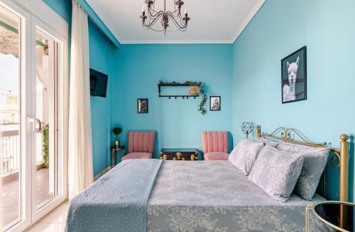 Thessaloniki Apartment | Vintage Art home on the sea