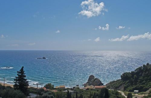 Parelia Apartment | Large apartment by the pool - Pelekas Beach, Corfu