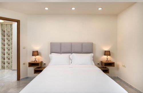 Old Town Apartment | Soul of Sun - Spacious Luxury 90sqm Apartment, 2 Bathrooms, Chania Center, Private Parking Available 900m