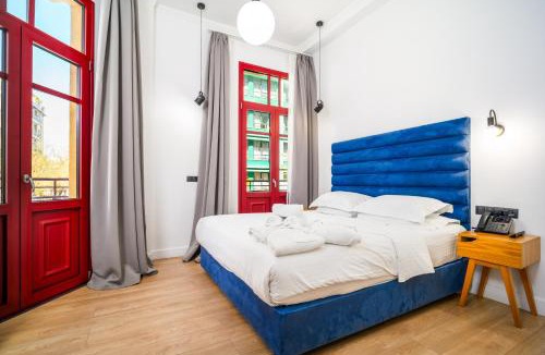 Thessaloniki City Centre Hotel | The Maroon Bottle Hotel