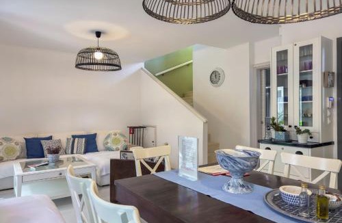Agii Apostoli Apartment | Alisahni Villa & Suite