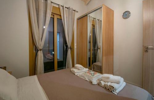 Korfalonas House | Coastal Haven Your Oasis by the Sea