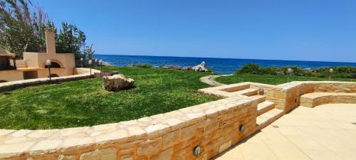 Pigianos Kampos Apartment | Aqua Luna Bay - Romantic Beachfront Suite & Garden