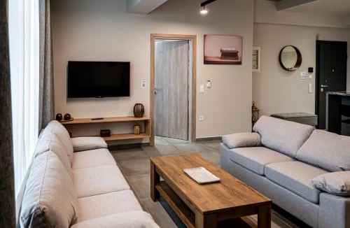 Piraeus Apartment | Vintage Road Apartment near Piraeus Ferry Port Area