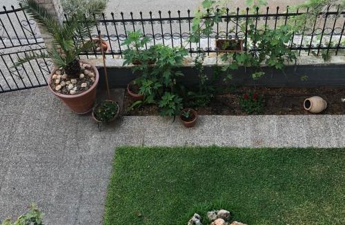Lokroi Apartment | Apartment with Garden