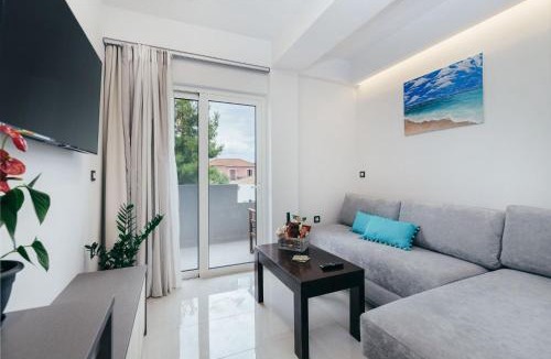 Kalamaki Apartment | Corner45 Apartments in Kalamaki Center, by ZanteWize