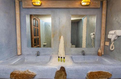 Mykonos Town Hotel | Peristeronas Village